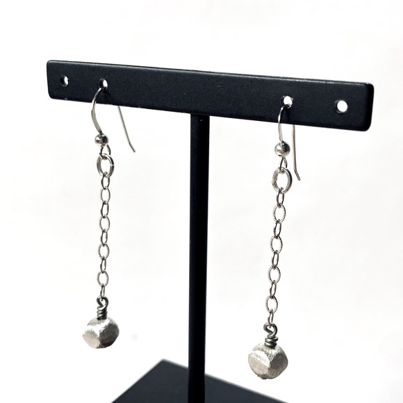 Jewelry - Delicate Light Silver Chain Metal Bead Dangle Earrings